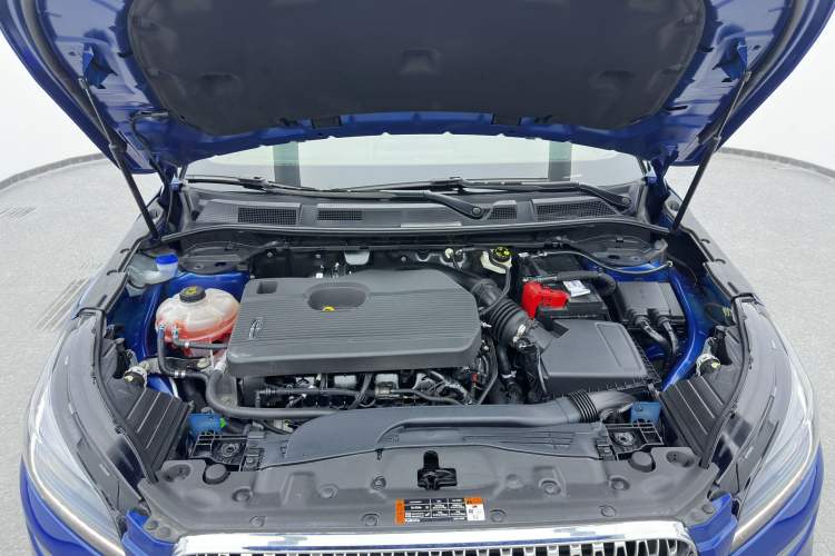Used Lincoln Corsair 2021 2.0T Two-Wheel-Drive Luxury Edition Engine Bay