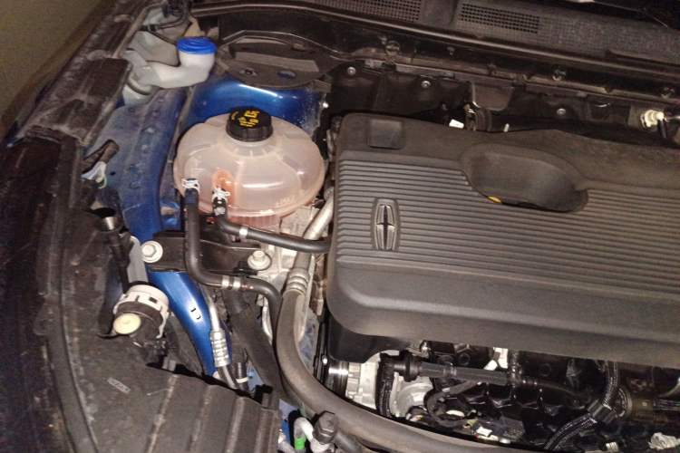 Used Lincoln Corsair 2021 2.0T Two-Wheel-Drive Luxury Edition Engine Bay Right