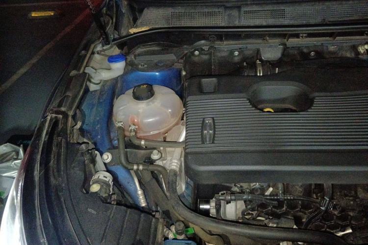 Used Lincoln Corsair 2021 2.0T Two-Wheel-Drive Luxury Edition Engine Bay Right