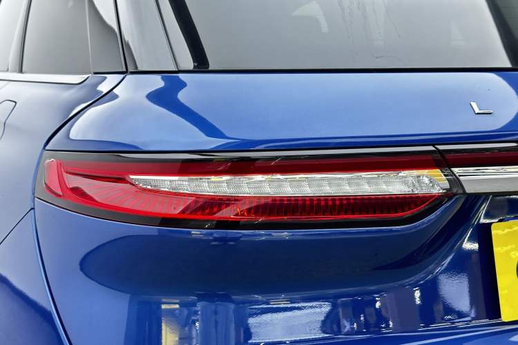 Used Lincoln Corsair 2021 2.0T Two-Wheel-Drive Luxury Edition Exterior 8