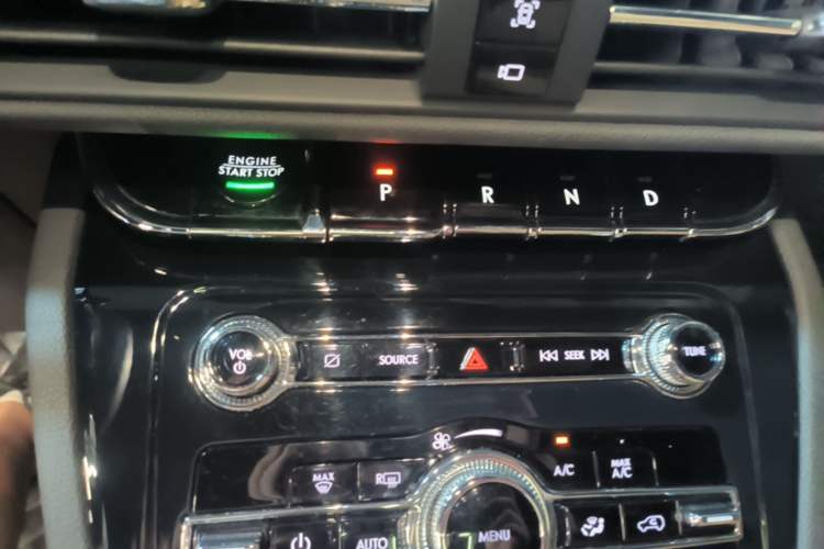 Used Lincoln Corsair 2021 2.0T Four-Wheel Drive Luxury Edition Gear Lever