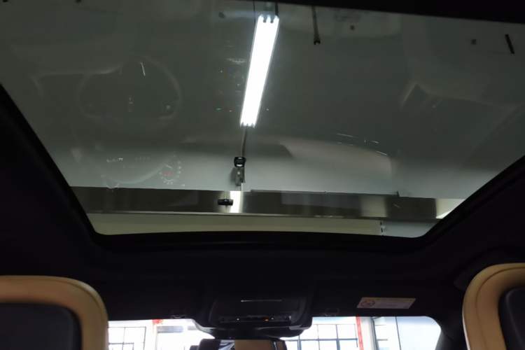 Used Lincoln Corsair 2021 2.0T Two-Wheel-Drive Luxury Edition Headliner