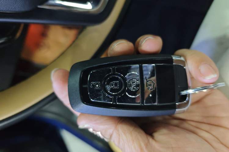 Used Lincoln Corsair 2021 2.0T Two-Wheel-Drive Luxury Edition Interior 1