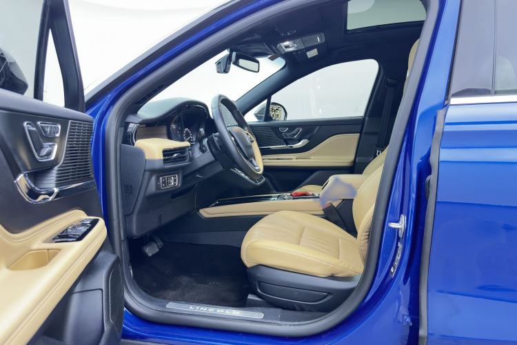 Used Lincoln Corsair 2021 2.0T Two-Wheel-Drive Luxury Edition Interior 2