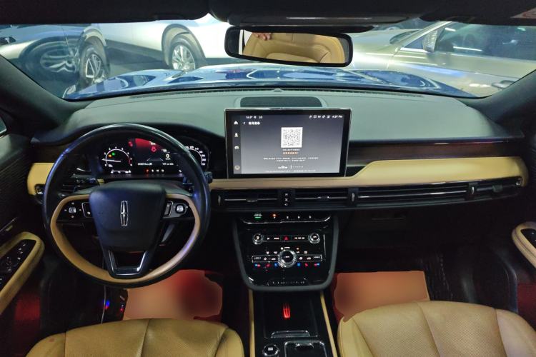 Used Lincoln Corsair 2021 2.0T Two-Wheel-Drive Luxury Edition Interior 2