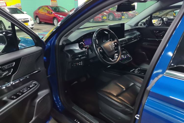 Used Lincoln Corsair 2021 2.0T Two-Wheel Drive Deluxe Edition Interior 3