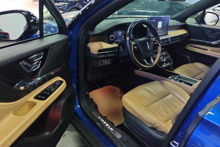 Used Lincoln Corsair 2021 2.0T Two-Wheel-Drive Luxury Edition Interior 3