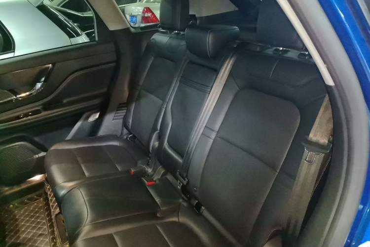 Used Lincoln Corsair 2021 2.0T Two-Wheel Drive Deluxe Edition Interior 4