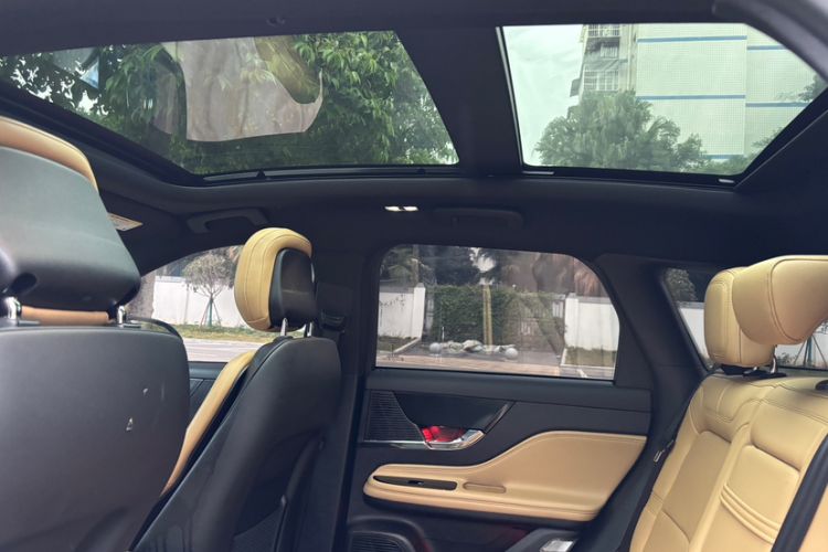 Used Lincoln Corsair 2021 2.0T Two-Wheel-Drive Luxury Edition Interior 5