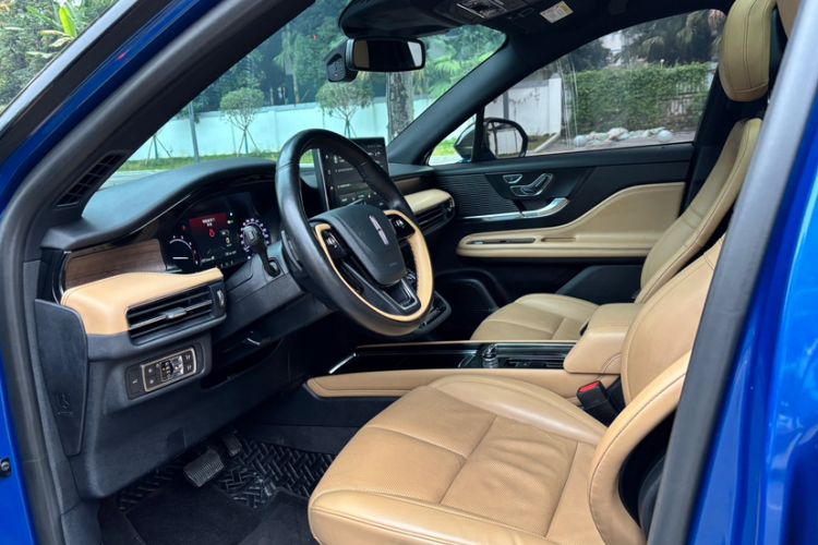 Used Lincoln Corsair 2021 2.0T Two-Wheel-Drive Luxury Edition Interior 6
