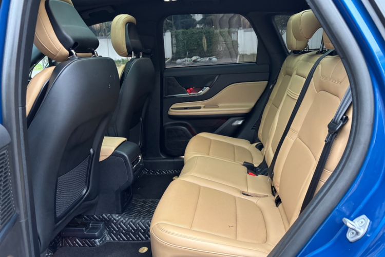 Used Lincoln Corsair 2021 2.0T Two-Wheel-Drive Luxury Edition Interior 8