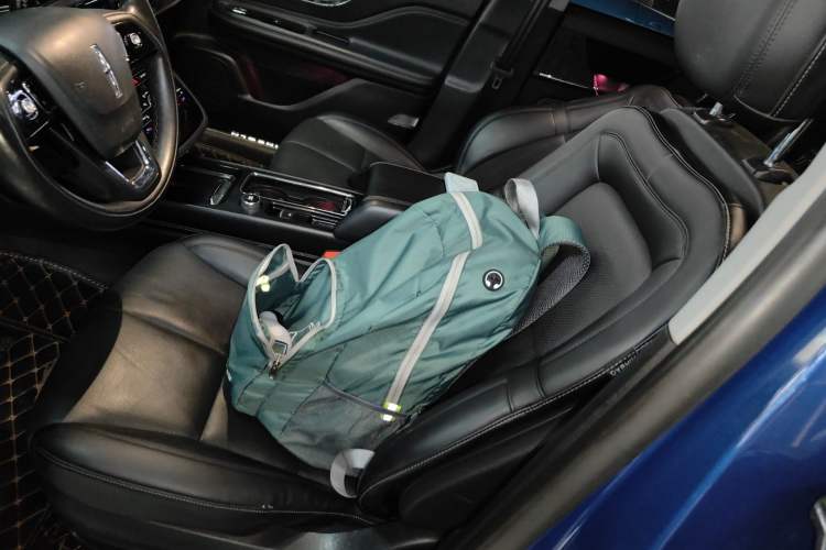 Used Lincoln Corsair 2021 2.0T Two-Wheel-Drive Luxury Edition Left Front Seat