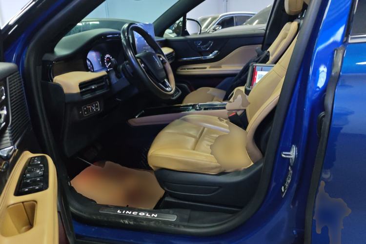 Used Lincoln Corsair 2021 2.0T Two-Wheel-Drive Luxury Edition Left Front Seat