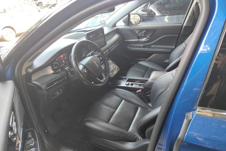Used Lincoln Corsair 2021 2.0T Two-Wheel Drive Deluxe Edition Left Front Seat