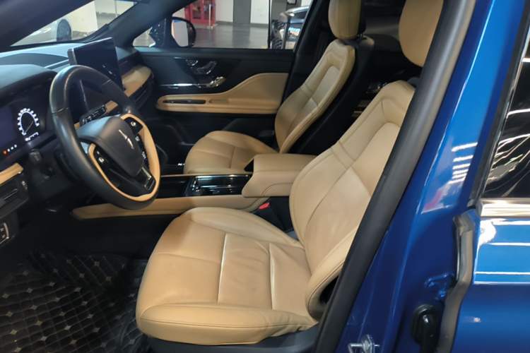 Used Lincoln Corsair 2021 2.0T Four-Wheel Drive Luxury Edition Left Front Seat