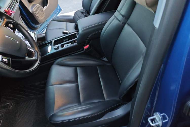 Used Lincoln Corsair 2021 2.0T Two-Wheel Drive Deluxe Edition Left Front Seat