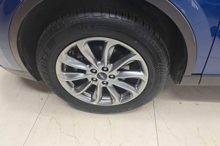 Used Lincoln Corsair 2021 2.0T Two-Wheel Drive Deluxe Edition Left Front Wheel Hub