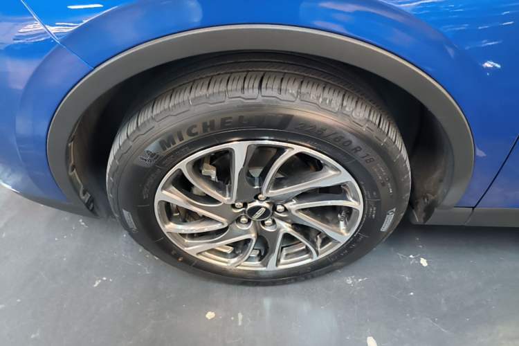 Used Lincoln Corsair 2021 2.0T Four-Wheel Drive Luxury Edition Left Front Wheel Hub