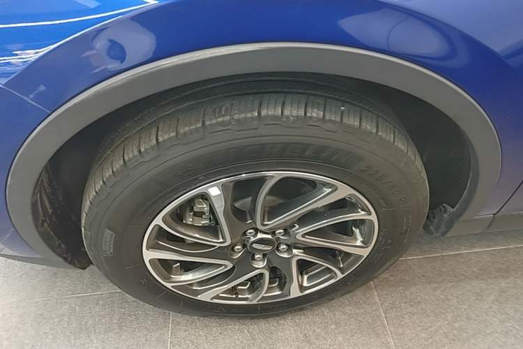 Used Lincoln Corsair 2021 2.0T Two-Wheel-Drive Luxury Edition Left Front Wheel Hub