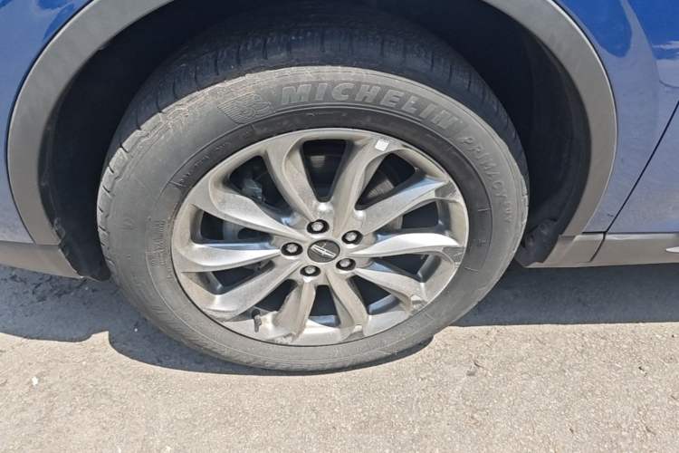 Used Lincoln Corsair 2021 2.0T Two-Wheel Drive Deluxe Edition Left Front Wheel Hub