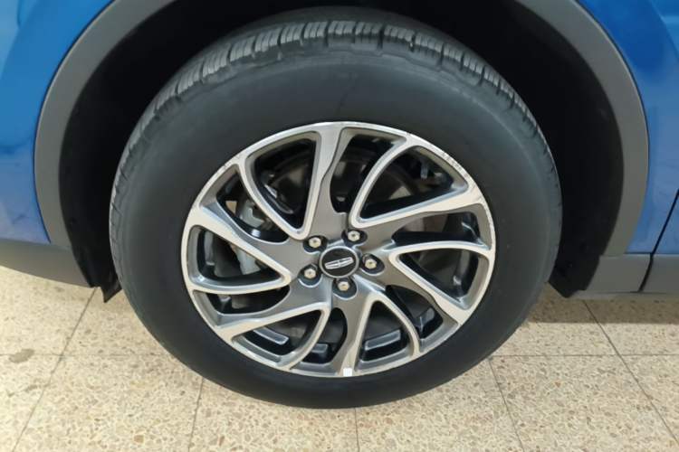 Used Lincoln Corsair 2021 2.0T Two-Wheel-Drive Luxury Edition Left Front Wheel Hub