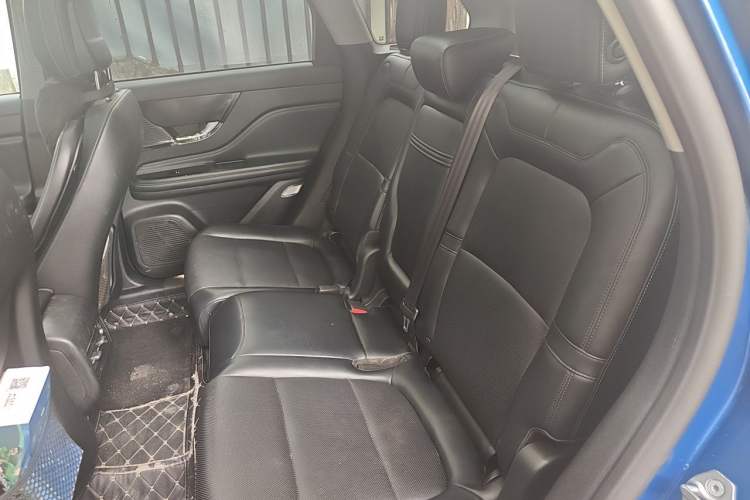 Used Lincoln Corsair 2021 2.0T Two-Wheel Drive Deluxe Edition Left Rear Seat