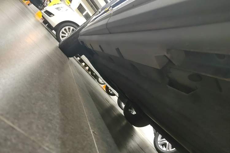 Used Lincoln Corsair 2021 2.0T Two-Wheel-Drive Luxury Edition Left Side Sill