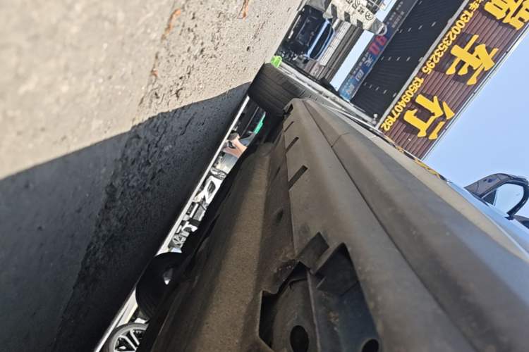 Used Lincoln Corsair 2021 2.0T Two-Wheel Drive Deluxe Edition Left Side Sill