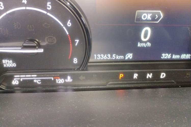 Used Lincoln Corsair 2021 2.0T Two-Wheel Drive Deluxe Edition Odometer Close Up