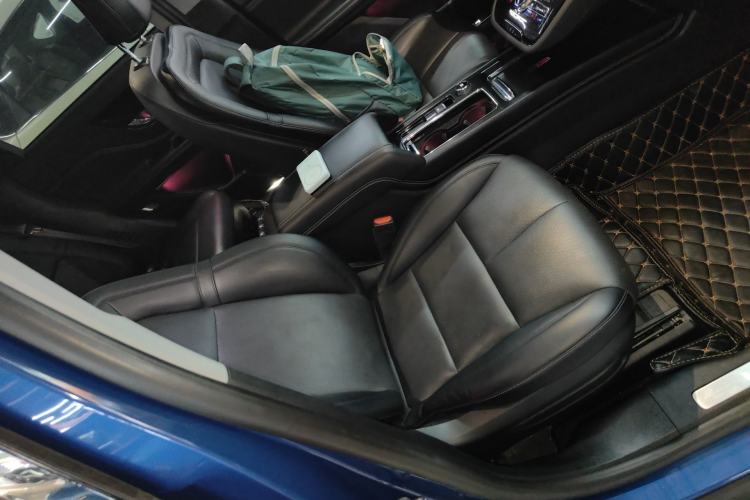 Used Lincoln Corsair 2021 2.0T Two-Wheel-Drive Luxury Edition Right Front Seat