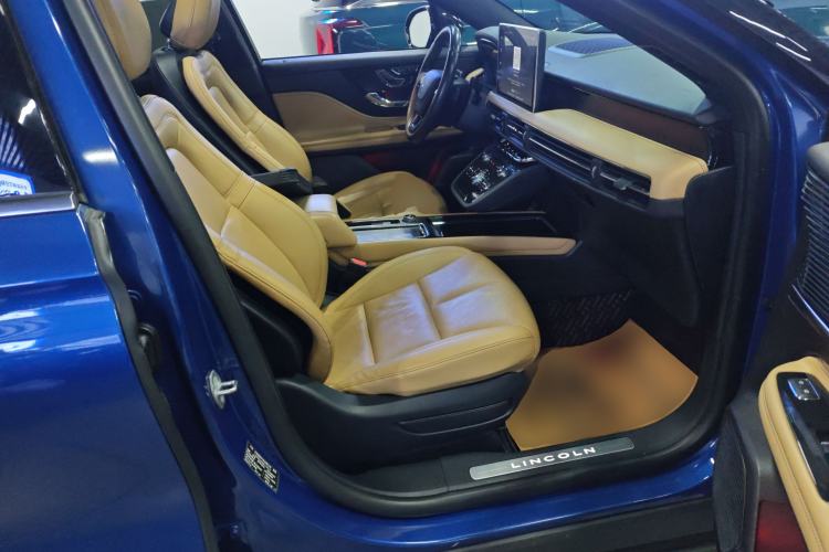 Used Lincoln Corsair 2021 2.0T Two-Wheel-Drive Luxury Edition Right Front Seat