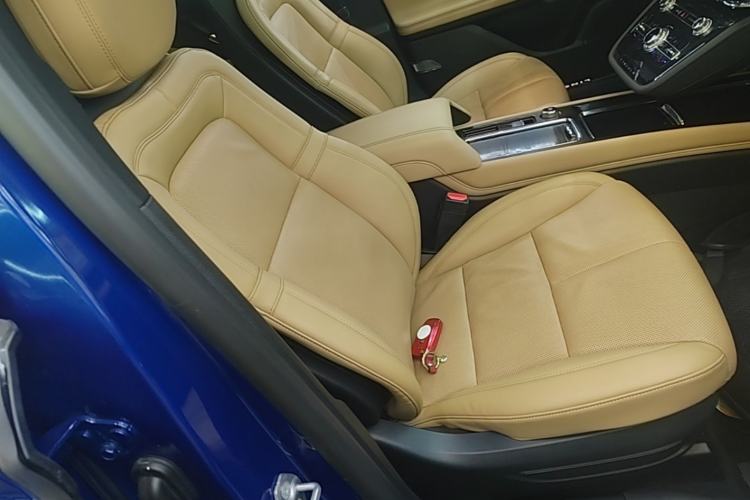 Used Lincoln Corsair 2021 2.0T Two-Wheel-Drive Luxury Edition Right Front Seat