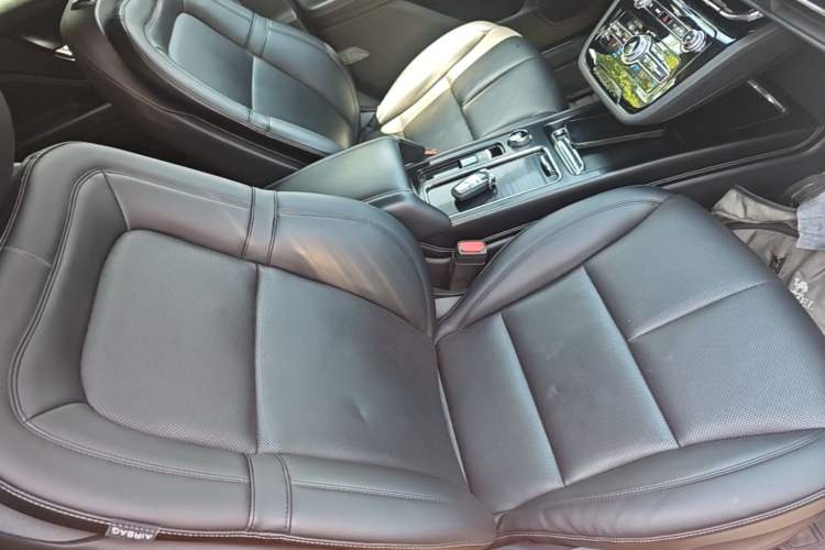 Used Lincoln Corsair 2021 2.0T Two-Wheel Drive Deluxe Edition Right Front Seat
