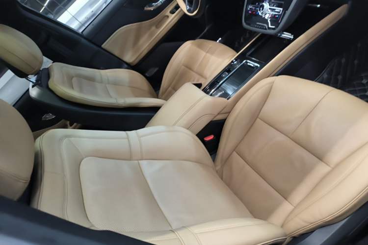 Used Lincoln Corsair 2021 2.0T Four-Wheel Drive Luxury Edition Right Front Seat