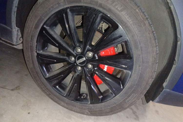 Used Lincoln Corsair 2021 2.0T Two-Wheel-Drive Luxury Edition Right Front Wheel Hub