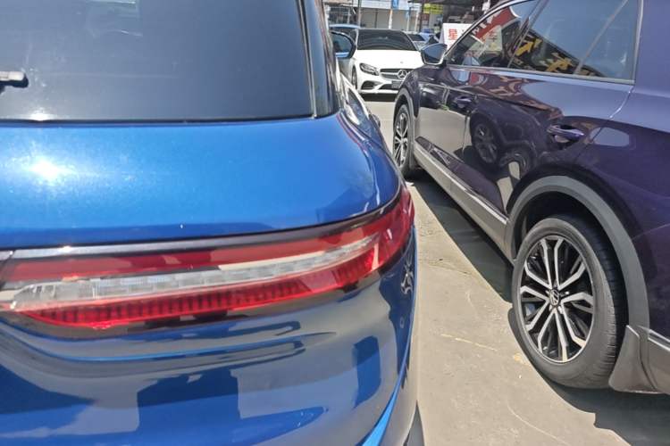 Used Lincoln Corsair 2021 2.0T Two-Wheel Drive Deluxe Edition Right Rear Taillight