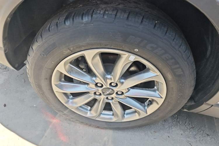 Used Lincoln Corsair 2021 2.0T Two-Wheel Drive Deluxe Edition Right Rear Wheel Hub