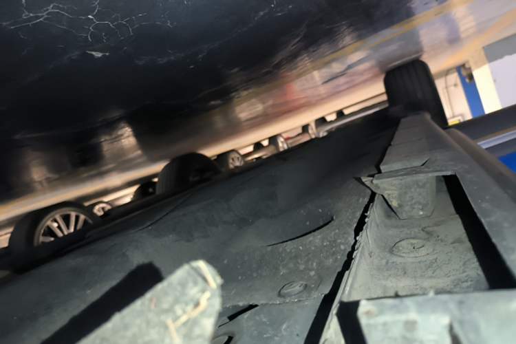 Used Lincoln Corsair 2021 2.0T Four-Wheel Drive Luxury Edition Right Side Sill