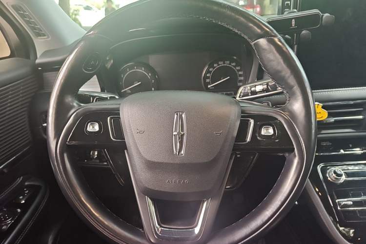 Used Lincoln Corsair 2021 2.0T Two-Wheel Drive Deluxe Edition Steering Wheel
