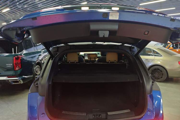 Used Lincoln Corsair 2021 2.0T Two-Wheel-Drive Luxury Edition Trunk