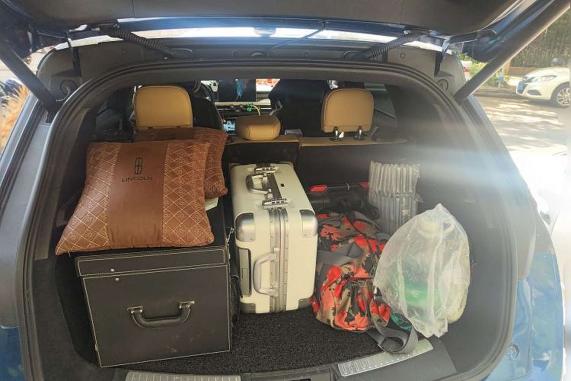 Used Lincoln Corsair 2021 2.0T Two-Wheel-Drive Luxury Edition Trunk