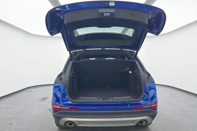 Used Lincoln Corsair 2021 2.0T Two-Wheel-Drive Luxury Edition Trunk
