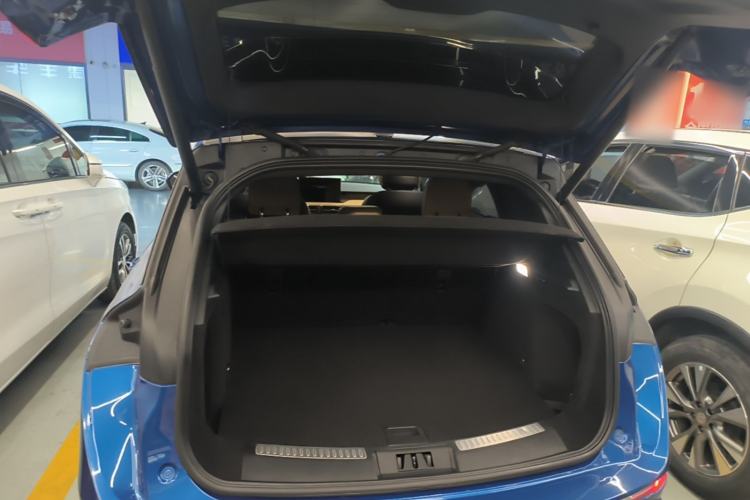 Used Lincoln Corsair 2021 2.0T Four-Wheel Drive Luxury Edition Trunk