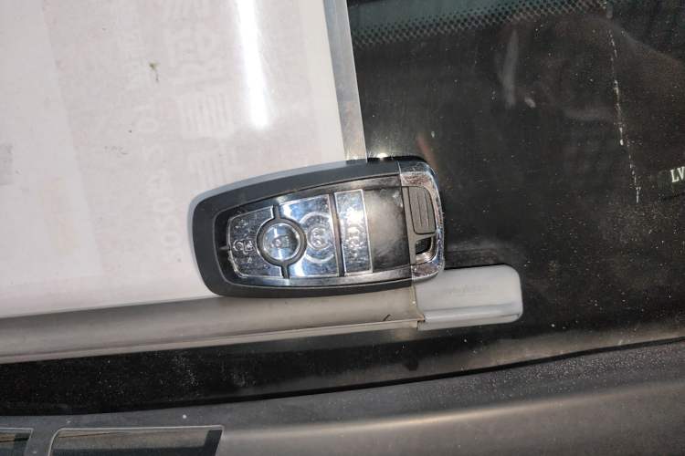 Used Lincoln Corsair 2021 2.0T Two-Wheel-Drive Luxury Edition Vehicle Key