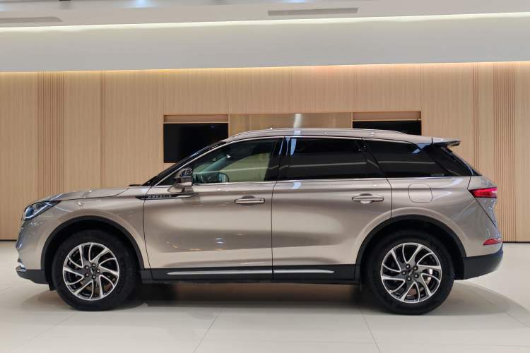 Used Lincoln Corsair 2021 2.0T Two-Wheel-Drive Luxury Edition Exterior 3