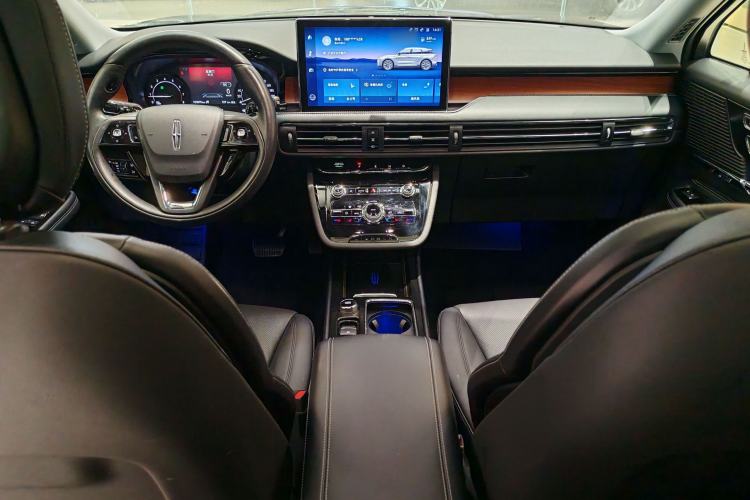 Used Lincoln Corsair 2021 2.0T Two-Wheel-Drive Luxury Edition Interior 2