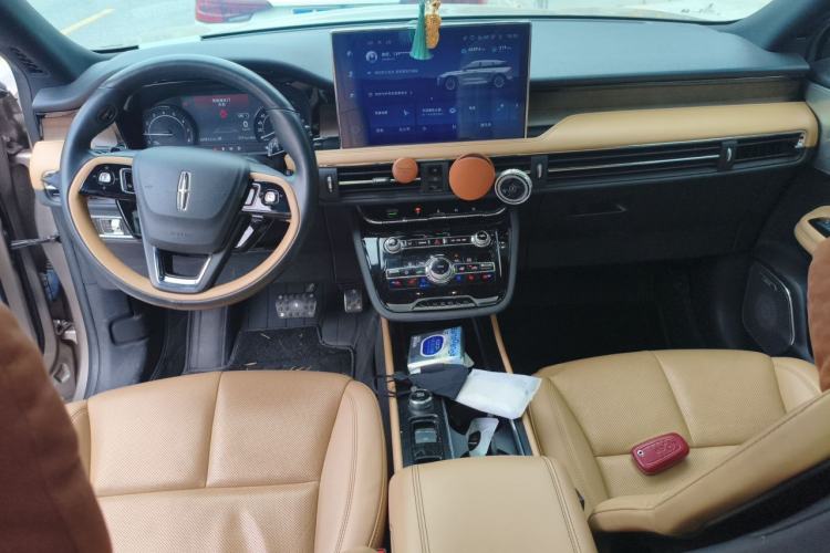Used Lincoln Corsair 2021 2.0T Two-Wheel-Drive Luxury Edition Center Console