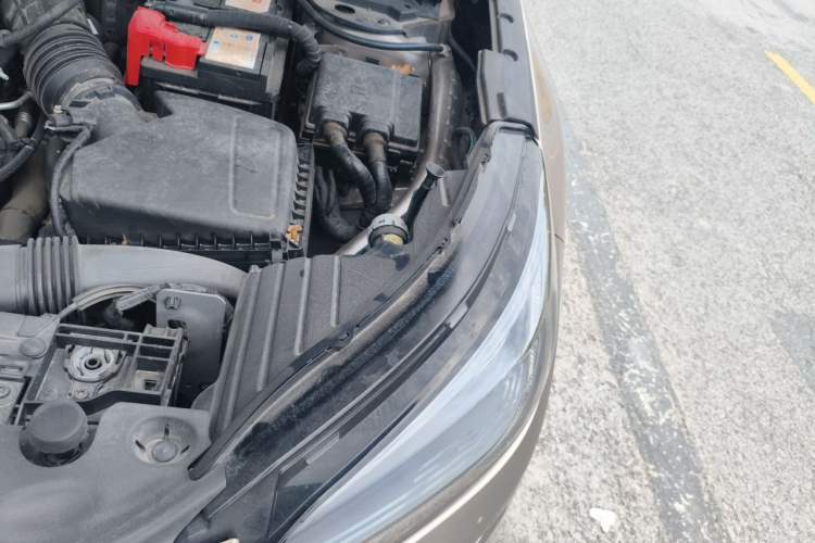 Used Lincoln Corsair 2021 2.0T Two-Wheel-Drive Luxury Edition Engine Bay Left