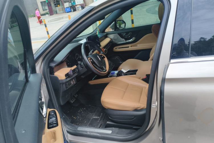 Used Lincoln Corsair 2021 2.0T Two-Wheel-Drive Luxury Edition Left Front Seat