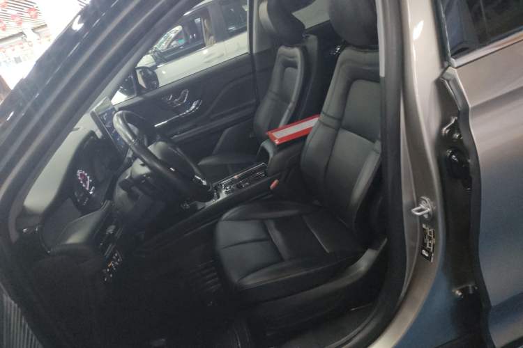 Used Lincoln Corsair 2021 2.0T Two-Wheel Drive Deluxe Edition Left Front Seat